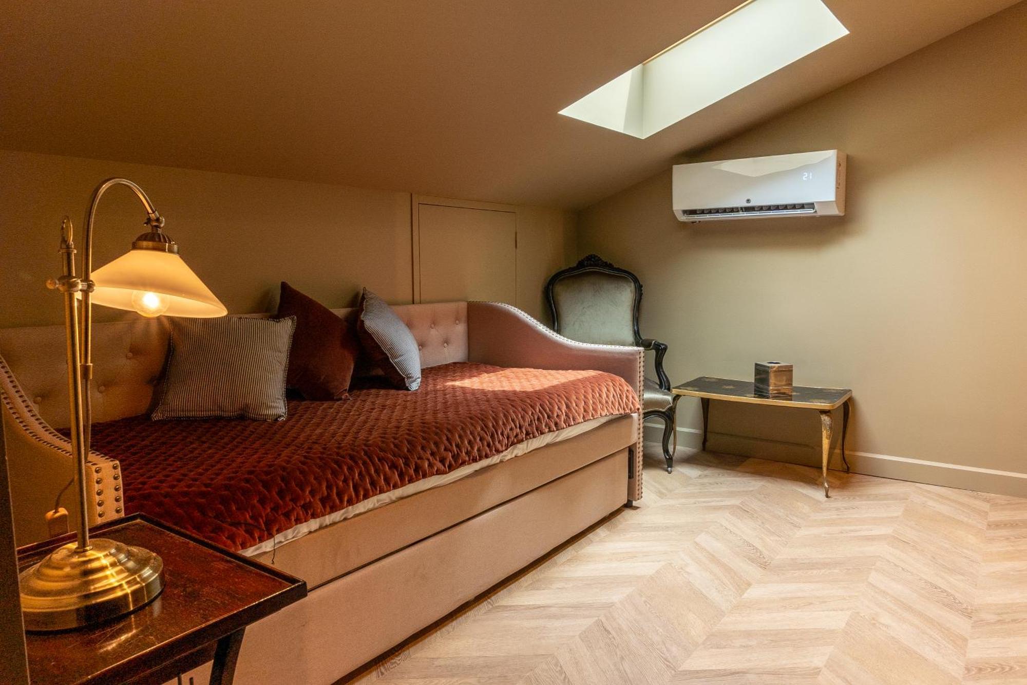 Castel Bois Marie, Maison D'Hotes مونْتوبا المظهر الخارجي الصورة A room at the hotel