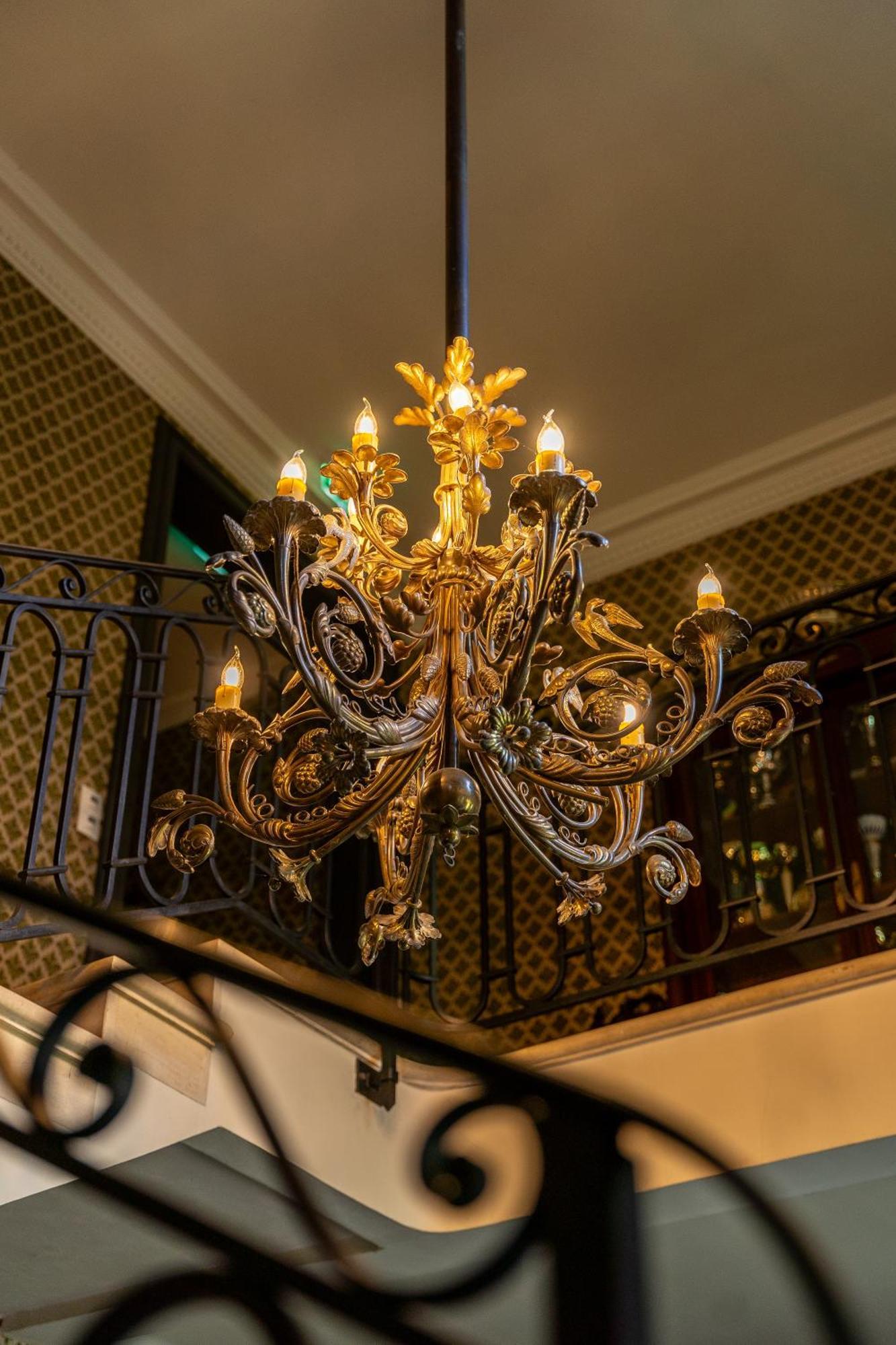 Castel Bois Marie, Maison D'Hotes مونْتوبا المظهر الخارجي الصورة A chandelier