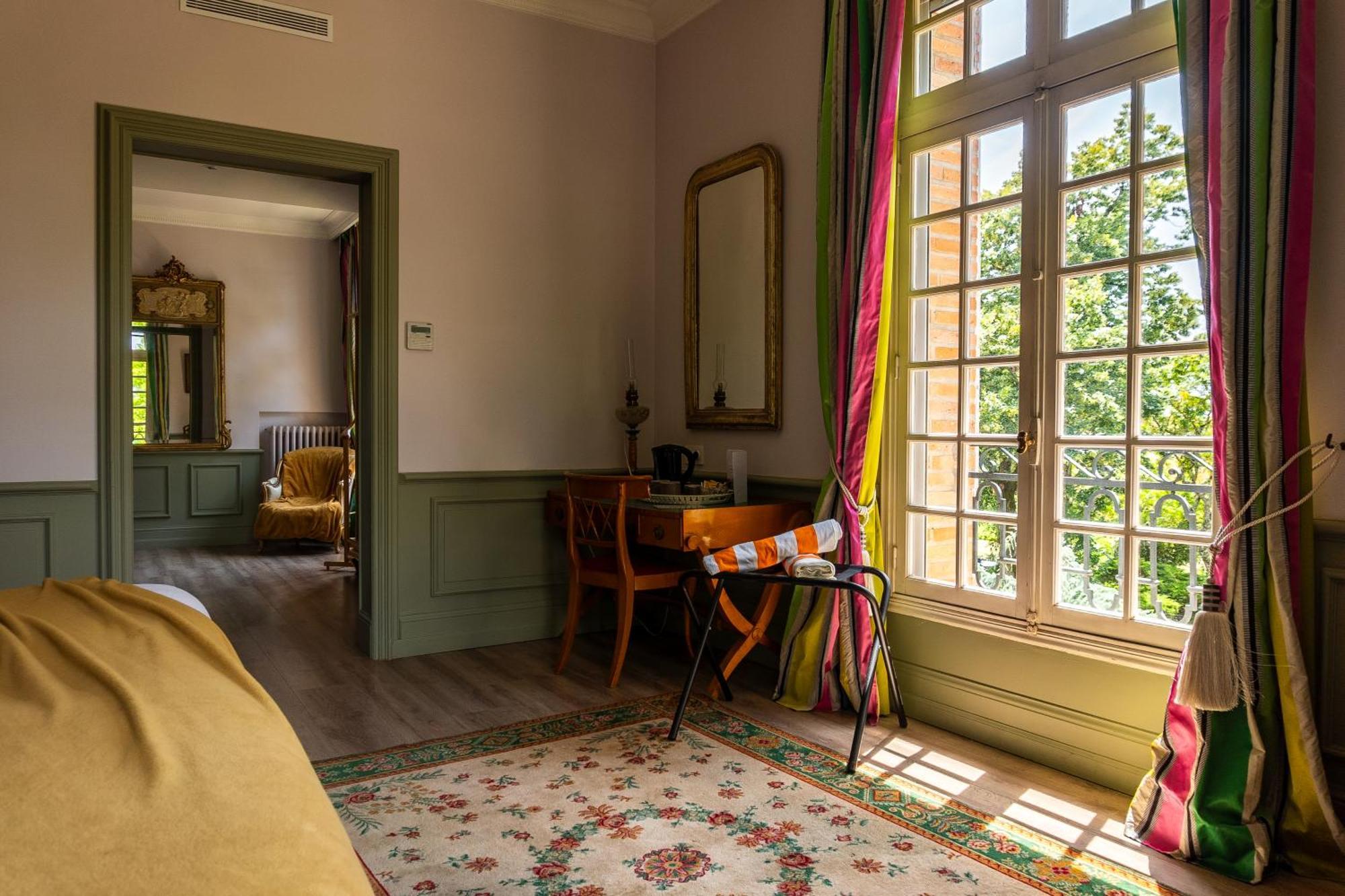 Castel Bois Marie, Maison D'Hotes مونْتوبا المظهر الخارجي الصورة A room at the hotel