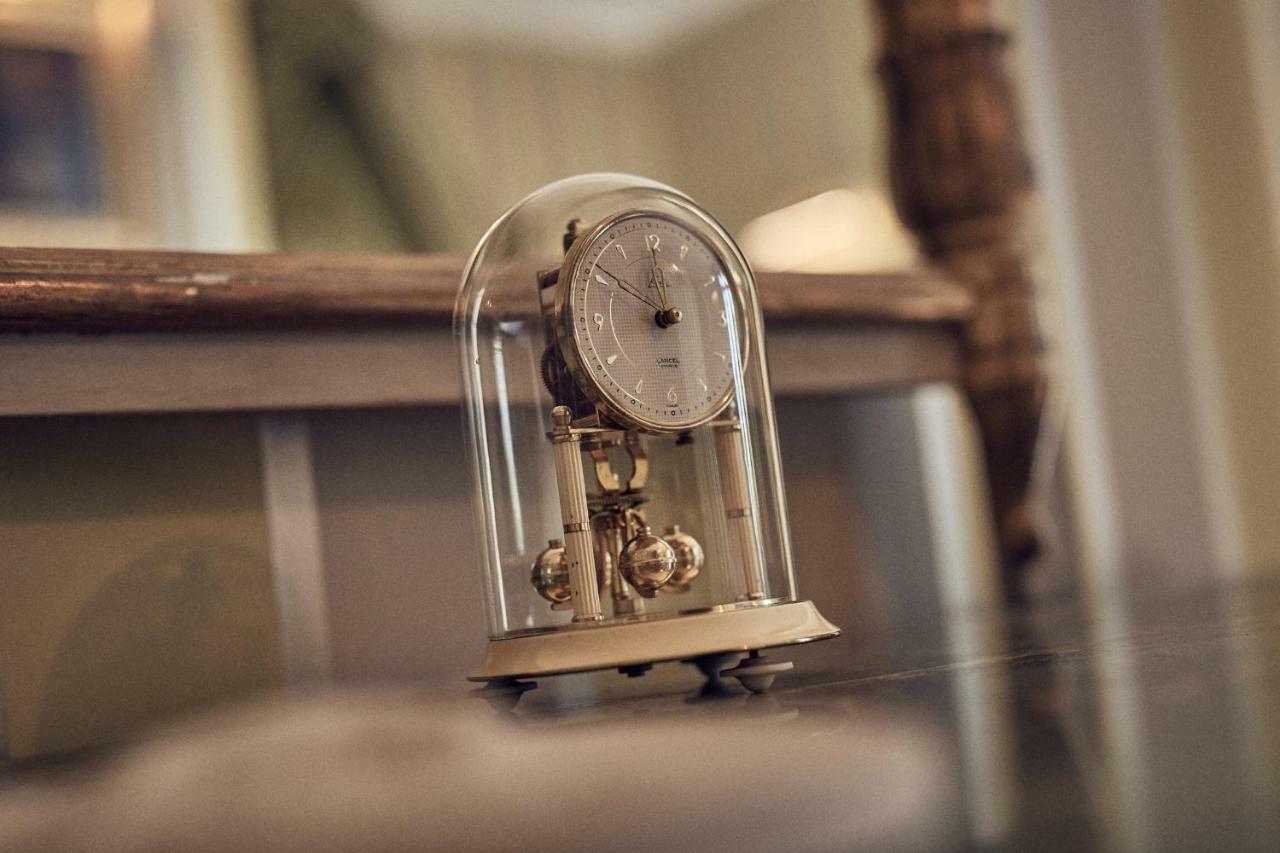 Castel Bois Marie, Maison D'Hotes مونْتوبا المظهر الخارجي الصورة A 400 Day Anniversary Clock